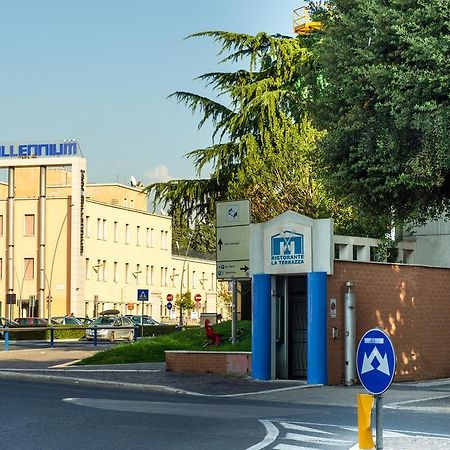 Hotel Millennium Palace Терни Экстерьер фото