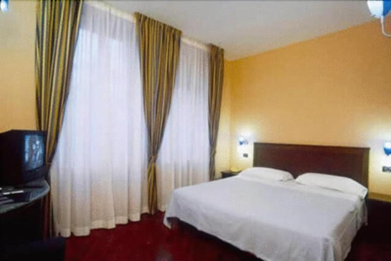 Hotel Millennium Palace Терни Экстерьер фото