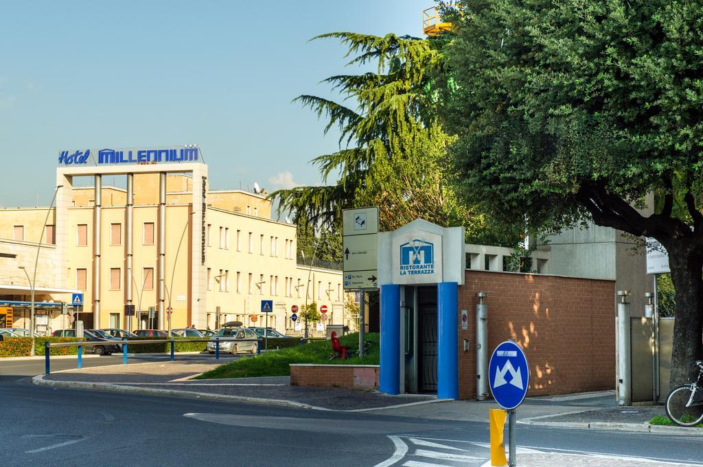 Hotel Millennium Palace Терни Экстерьер фото